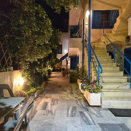 Michele Marie Apts Апартаменты *