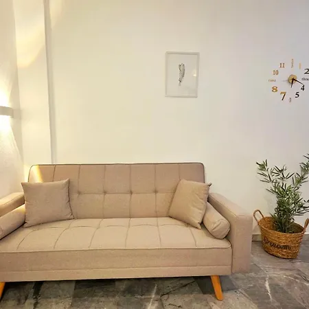 Michele Marie Apts Апартаменты